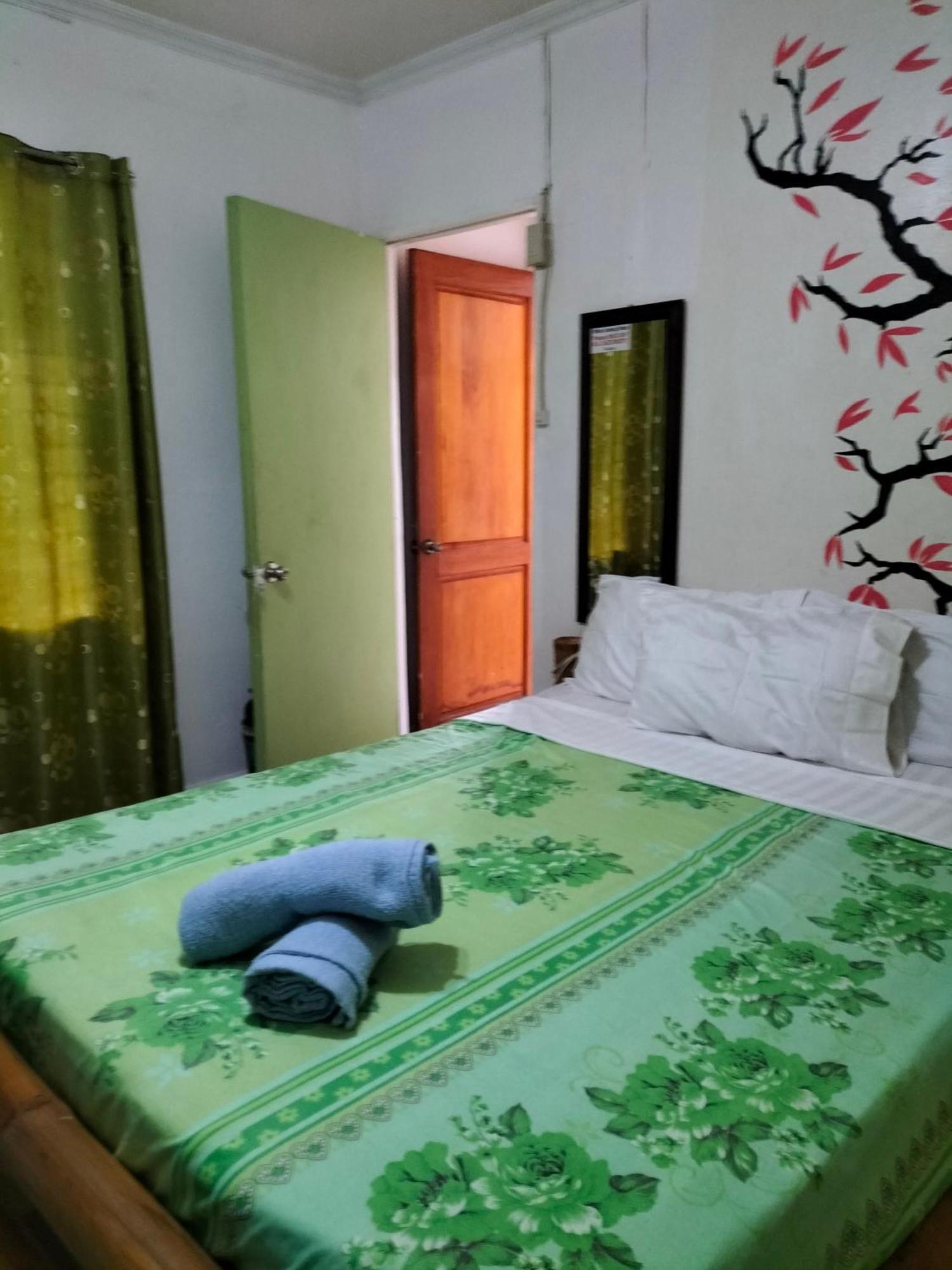 Cronin Residence Resort Oslob Exterior photo